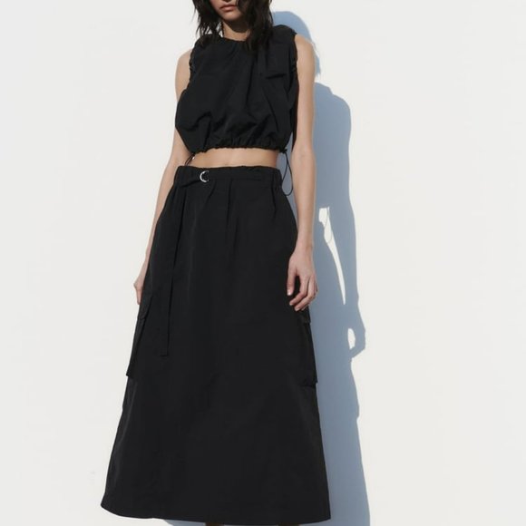 Crop Top - Picture 1 of 11